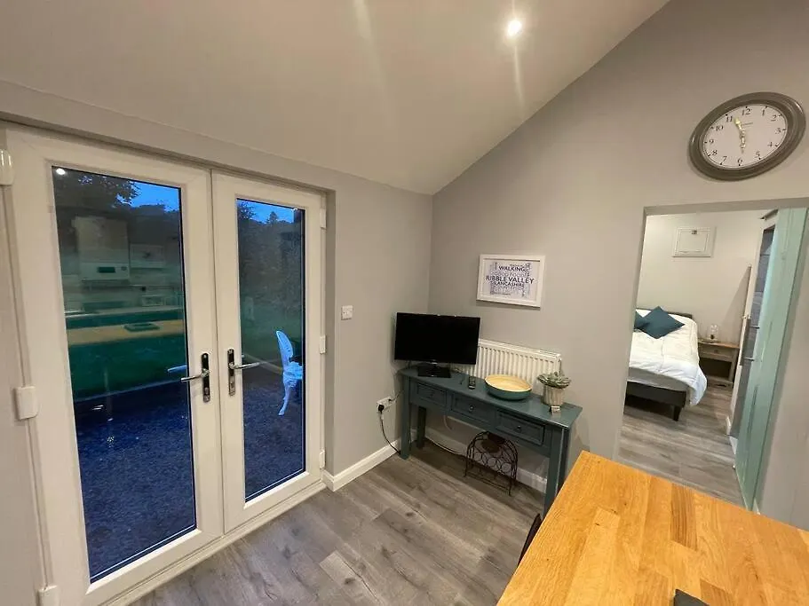 Beautiful Self-Catering Cottages, Ribble Valley West Bradford 0*,